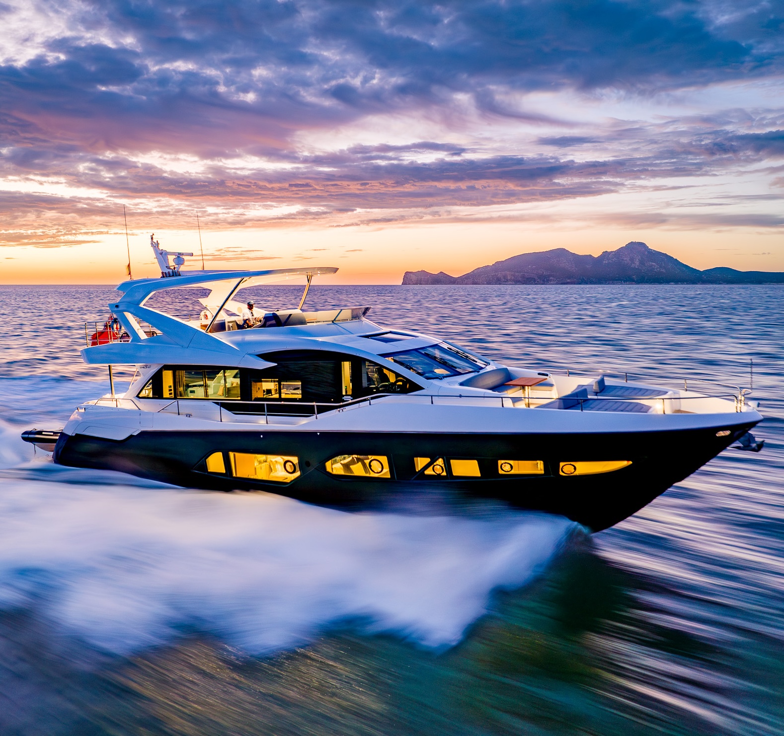 SOLD: Sunseeker 76 Yacht Pashbar