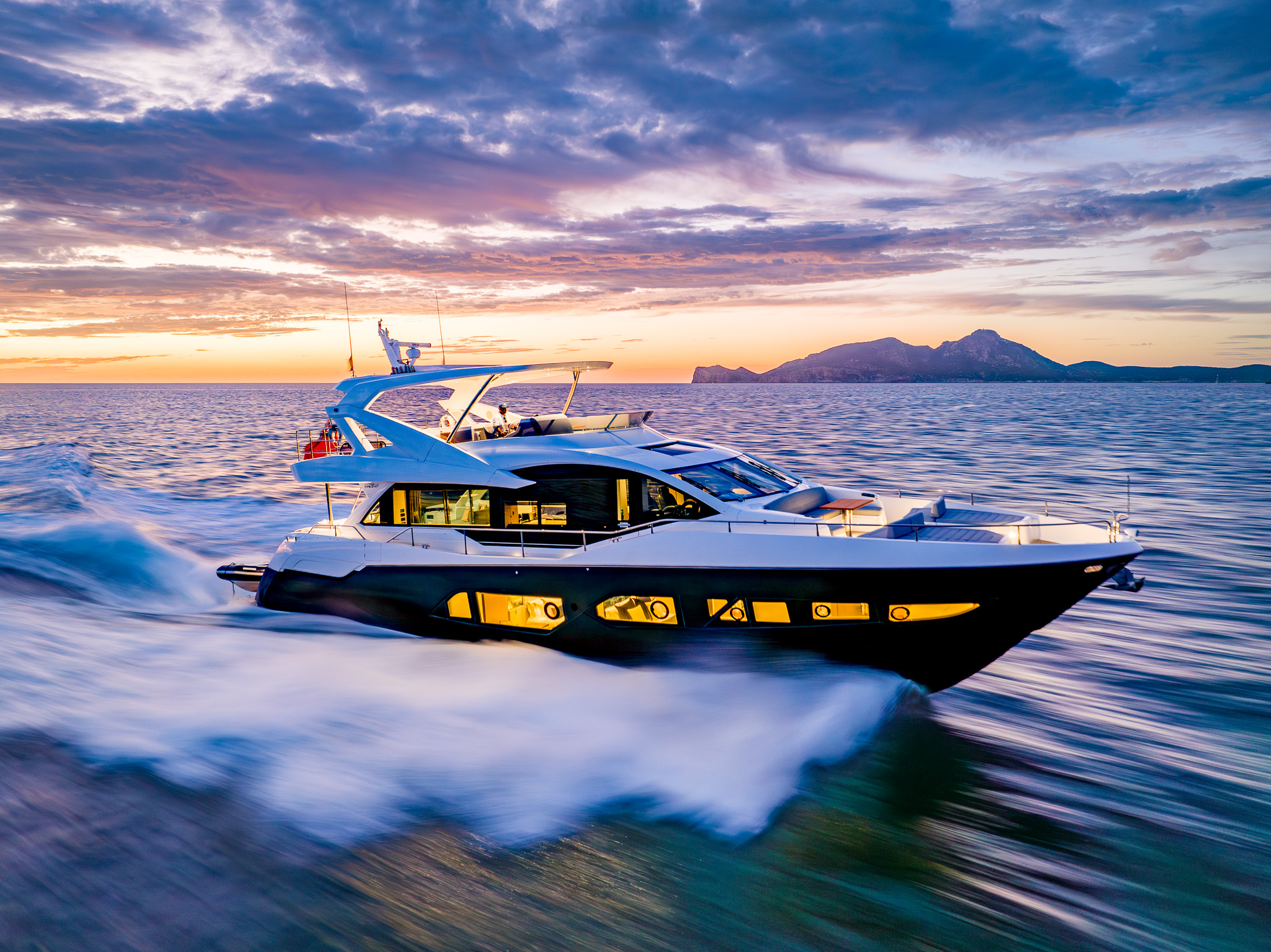 SOLD: Sunseeker 76 Yacht Pashbar