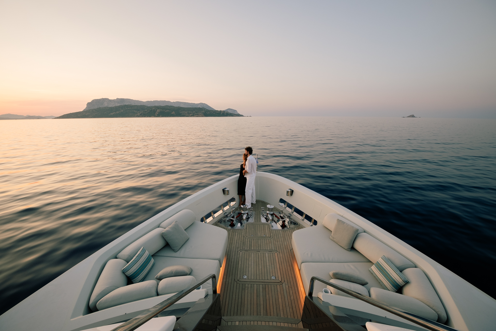 Sanlorenzo yacht charter: A tailored approach – FAQs